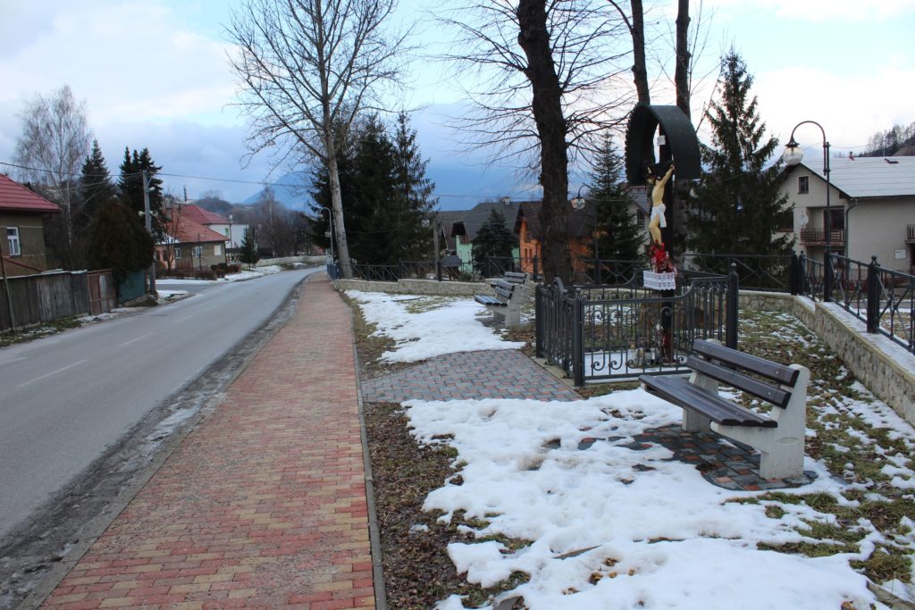 Cross of Liptovské Sliače - Nižný, at the intersection of Hlavná - Na Majeri