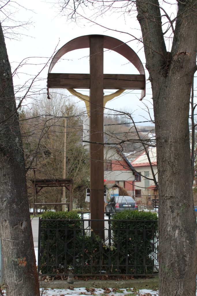 Cross of Liptovské Sliače - Nižný, at the intersection of Hlavná - Záhumnie Cross of Liptovské Sliače - Nižný, at the intersection of Hlavná - Záhumnie