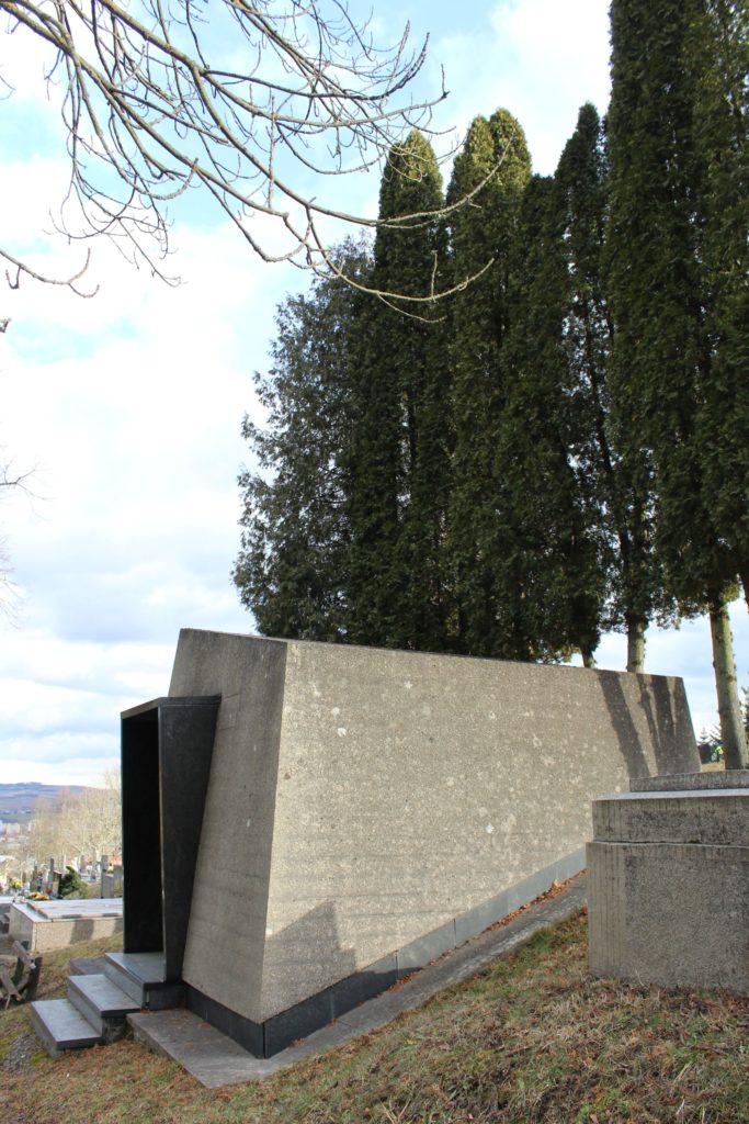 Hrobka Ľudovíta Fullu 01 Hrobka Ľudovíta Fullu 01