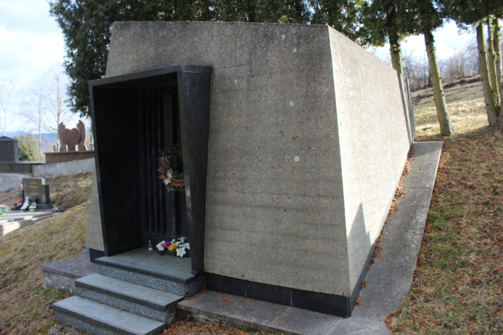 Hrobka Ľudovíta Fullu 07 Hrobka Ľudovíta Fullu 07