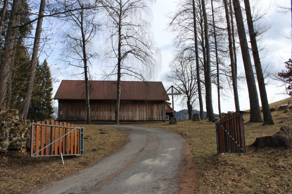 Kríž Biely Potok, Trlenská dolina Jezuitská zotavovňa 01 Kríž Biely Potok, Trlenská dolina Jezuitská zotavovňa 01