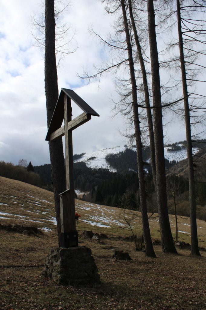 Kríž Biely Potok, Trlenská dolina Jezuitská zotavovňa 05 Kríž Biely Potok, Trlenská dolina Jezuitská zotavovňa 05