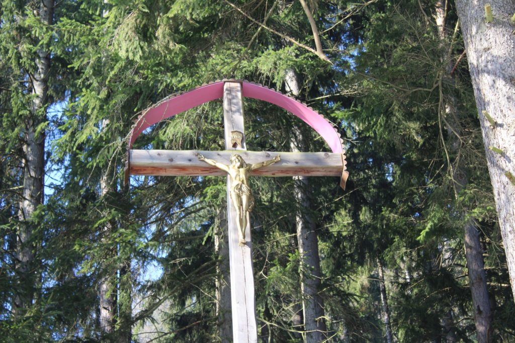 Kríž Nová Černová, areál u Dobrého pastiera 02