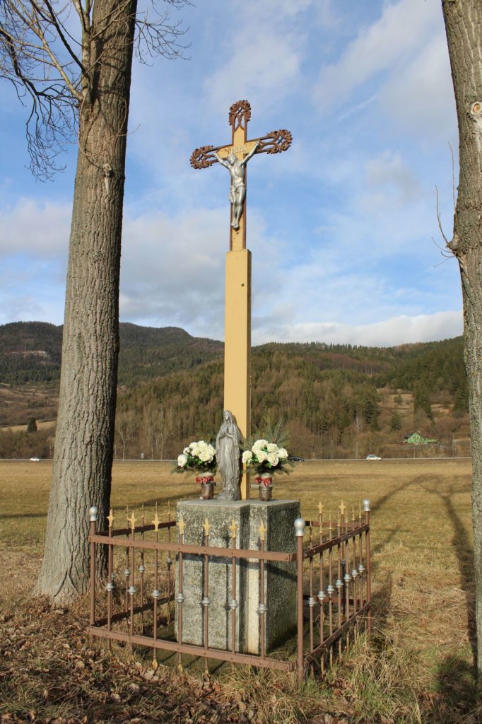 Kríž Černová, ulica Pri Váhu 01