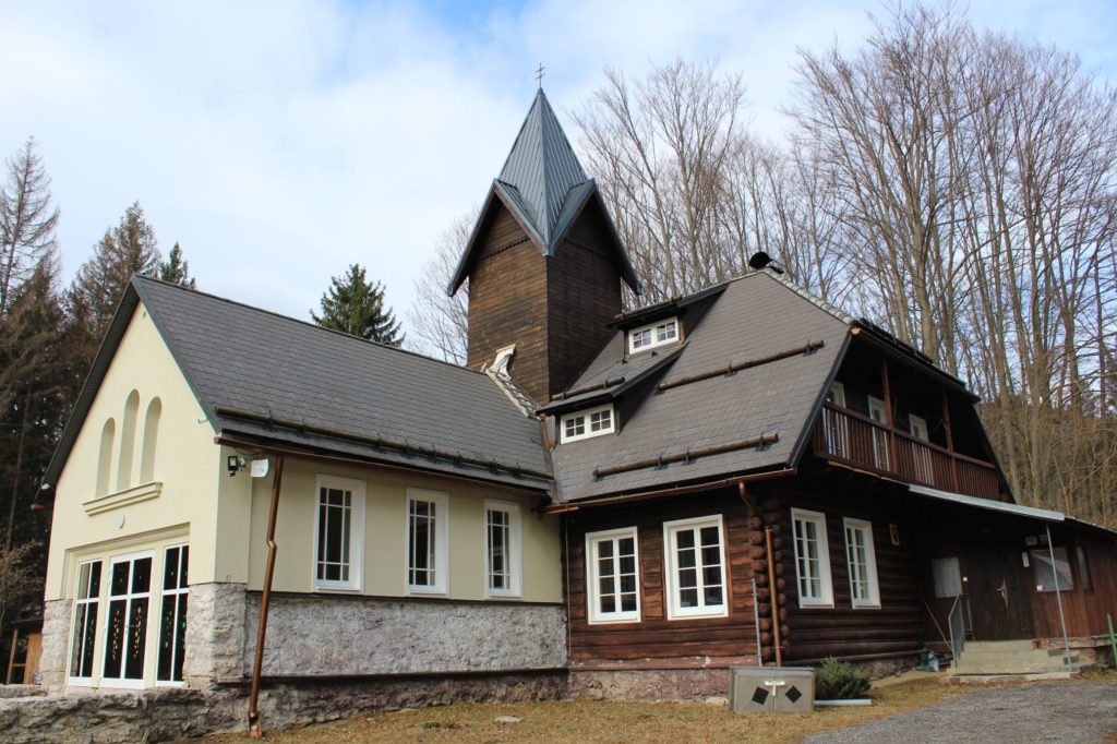 Kaplnka Biely Potok, Trlenská dolina Jezuitská zotavovňa 05