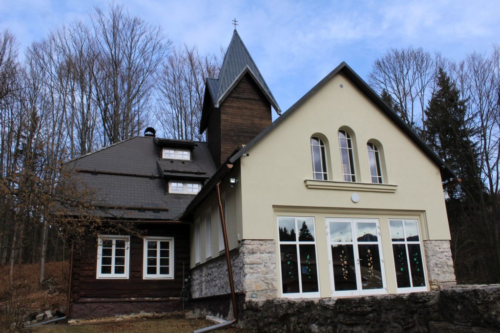 Kaplnka Biely Potok, Trlenská dolina Jezuitská zotavovňa 06