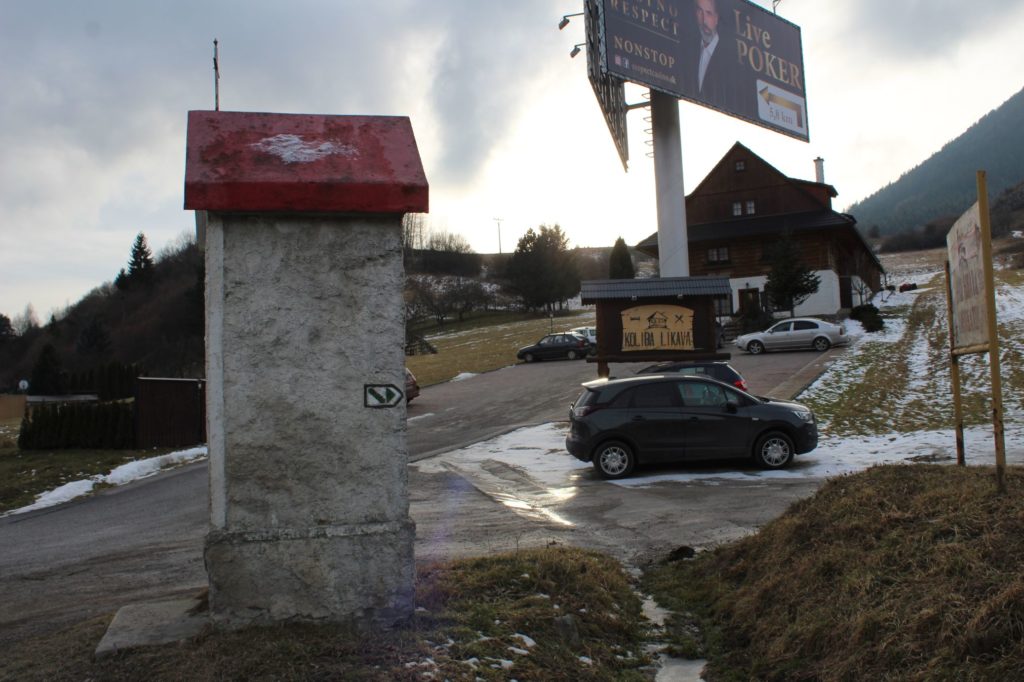 Kaplnka Likavka, križovatka J. Hollého - Pod Hradom 05