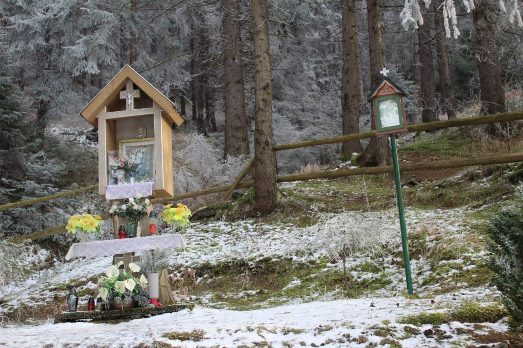 Kaplnka Liptovské Sliače - Stredný, ústie Sliačskej doliny 02