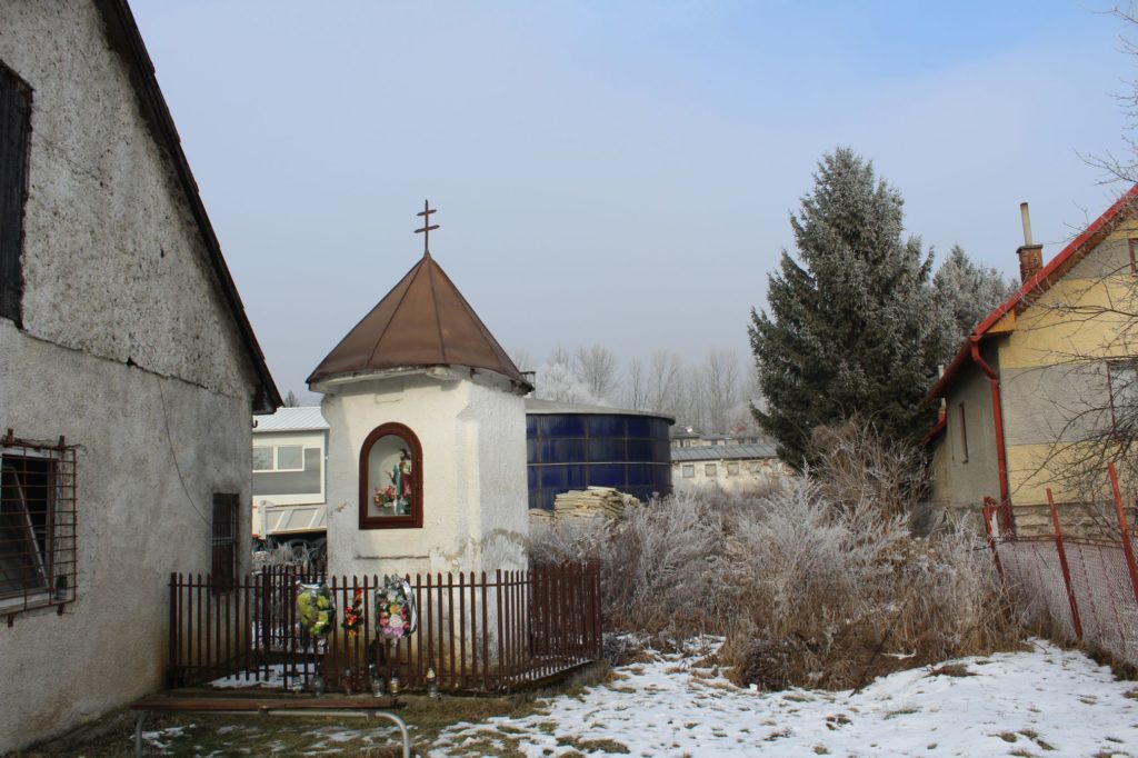 Kaplnka Liptovské Sliače - Vyšný, ulica Na Bežan 03 Kaplnka Liptovské Sliače - Vyšný, ulica Na Bežan 03
