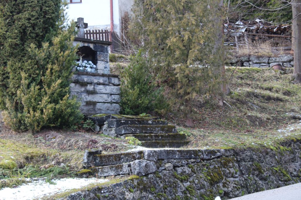 Kaplnka Lúčky, križovatka Slobody - Cintorínska 01