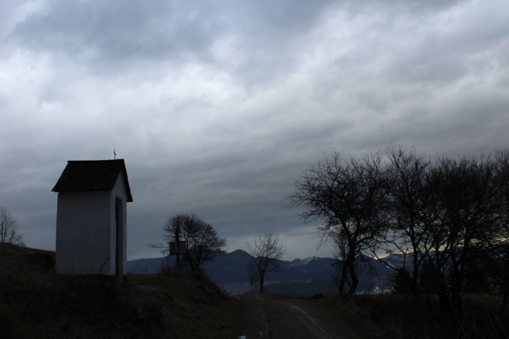 Kaplnka Vlkolínec, Pri Krkavej skale 01