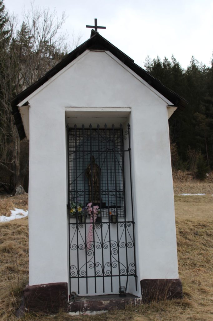 Kaplnka Vlkolínec, Pri Krkavej skale 02