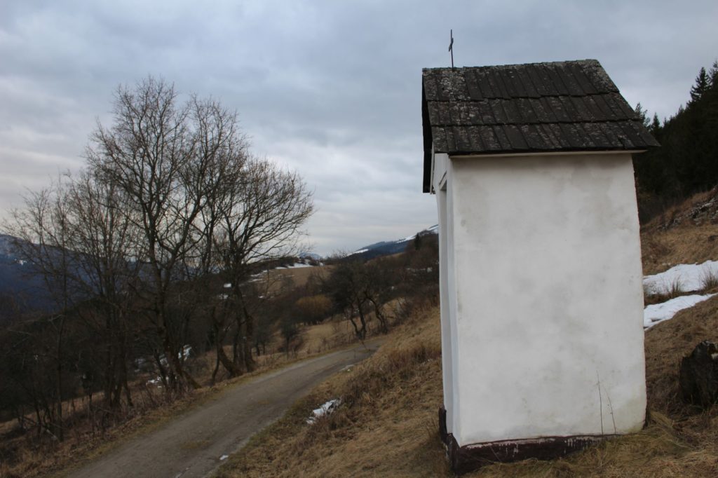 Kaplnka Vlkolínec, Pri Krkavej skale 04
