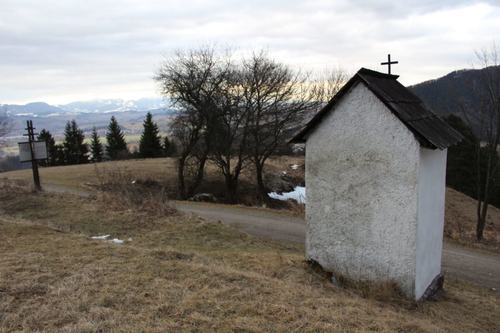 Kaplnka Vlkolínec, Pri Krkavej skale 06