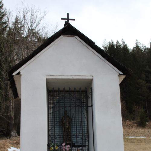 Vlkolínec Chapel, near Krkavá Skala (Krkava Rock)