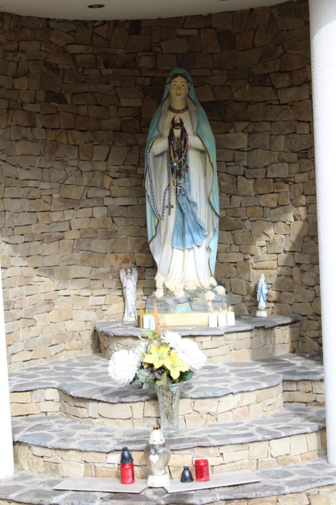 Kaplnka pri kostole sv. Cyrila a Metoda Ľubochňa 03