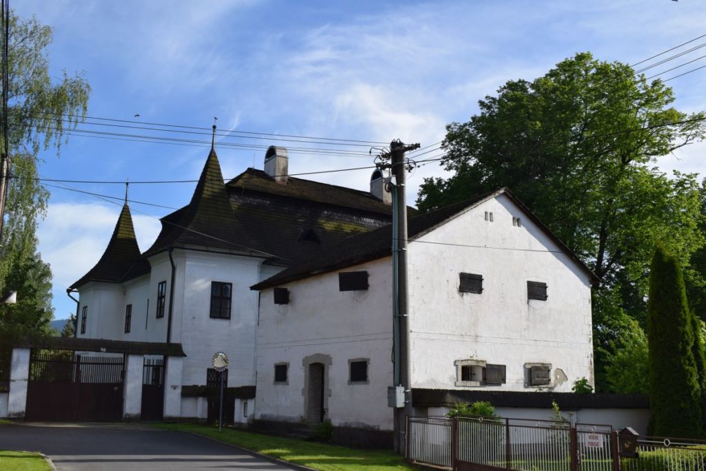 Kaštieľ Mitošiny v Bešeňovej 03