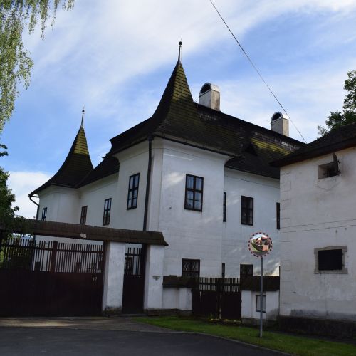 Mitošiny Manor House in Bešeňová