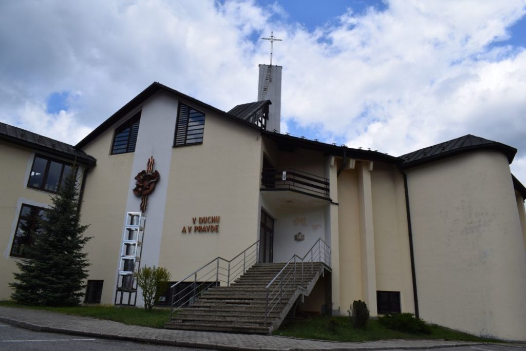 Kostol Sedembolestnej Panny Márie v Švošove 01