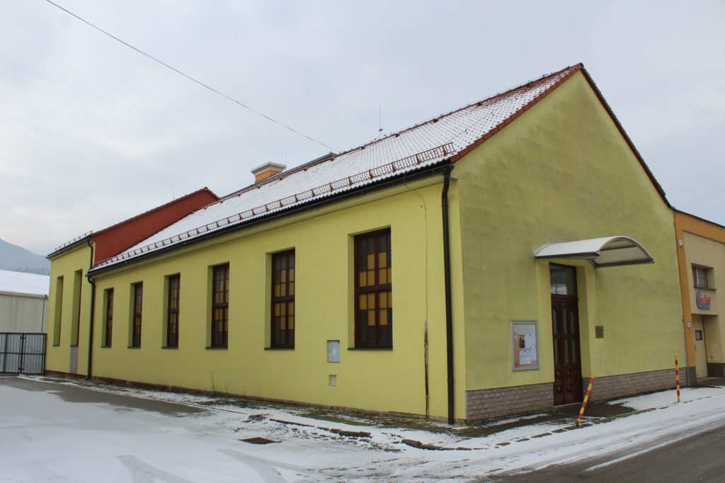 Kostol Svätej Rodiny v Ružomberku - Rybárpoli 01