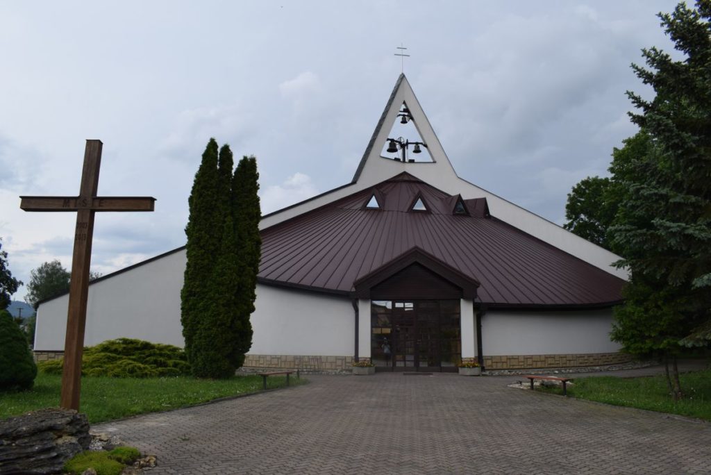 Kostol sv. Cyrila a Metoda v Ivachnovej 02 Kostol sv. Cyrila a Metoda v Ivachnovej 02