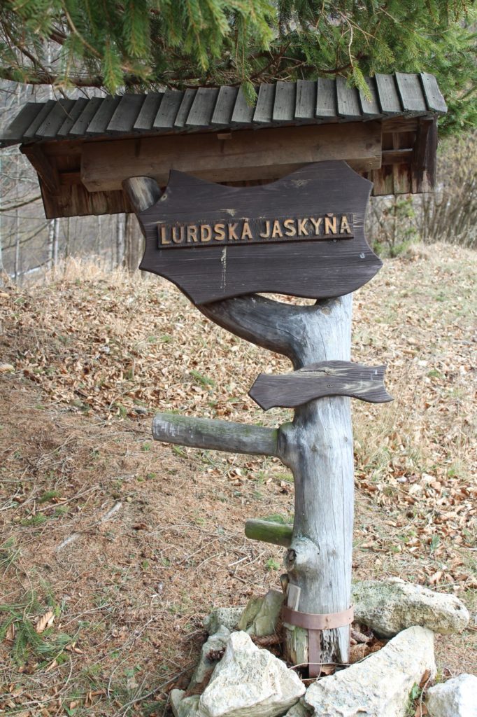 Lurdská jaskyňa Biely Potok, Trlenská dolina Jezuitská zotavovňa 04