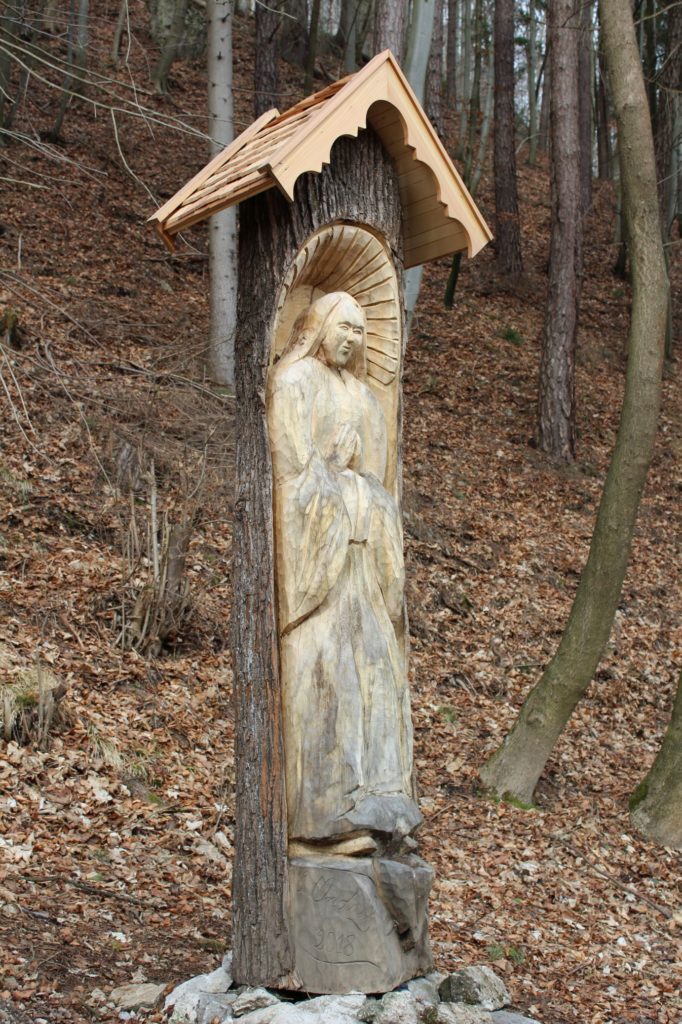 Zastavenie Ľubochňa, Socha na ulici pod Orlíkom 03
