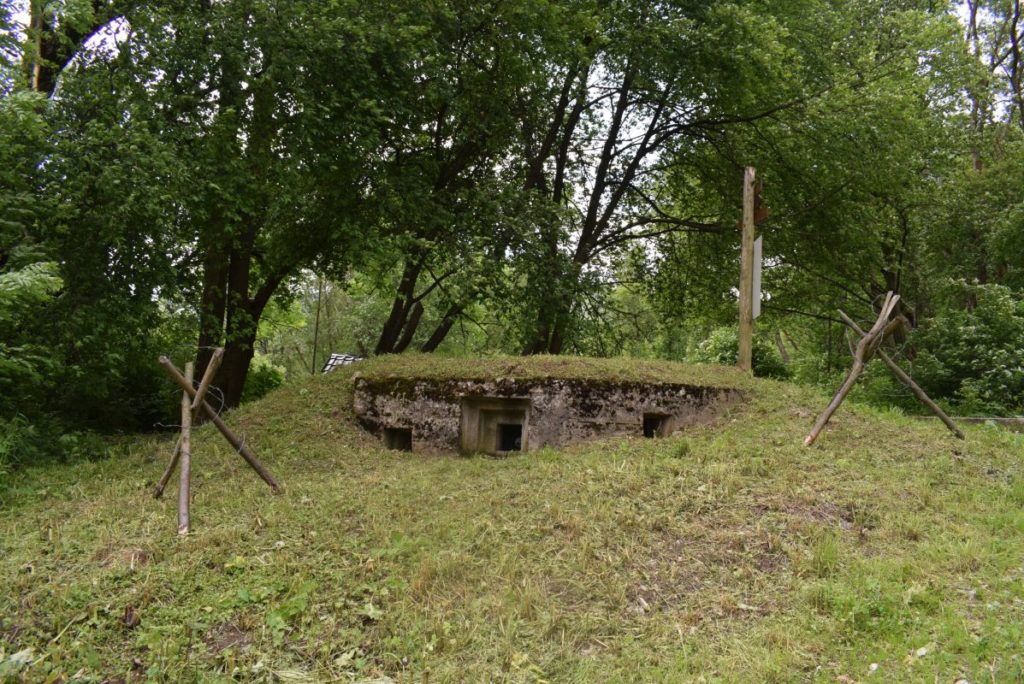 Obranný bunker pri Liptovskej Osade 01 Obranný bunker pri Liptovskej Osade 01