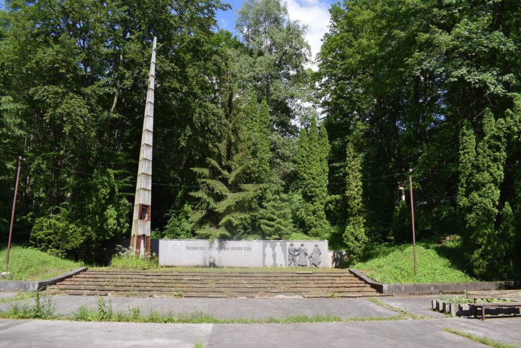 Pamätník padlým účastníkom Slovenského národného povstania v Korytnici 02 Pamätník padlým účastníkom Slovenského národného povstania v Korytnici 02