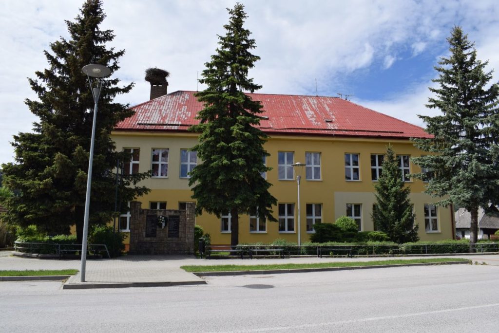 Pomník obetiam 1. a 2. svetovej vojny v Liskovej 01