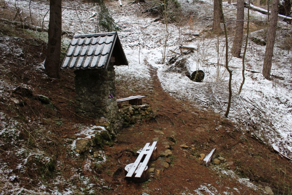 Prameň pri kaplnke svätého Antona Paduánskeho, Lúčky 01 Prameň pri kaplnke svätého Antona Paduánskeho, Lúčky 01