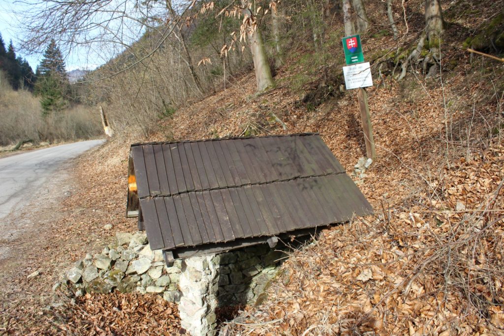 Studnička pod Dogerskými skalami, Ružomberok - Biely Potok 03 Studnička pod Dogerskými skalami, Ružomberok - Biely Potok 03