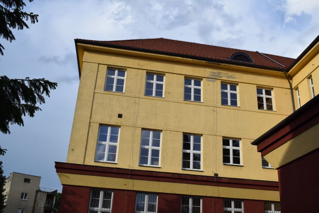 Škola na Dončovej ulici 02