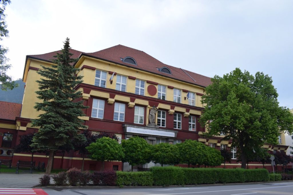 Škola na Dončovej ulici 04