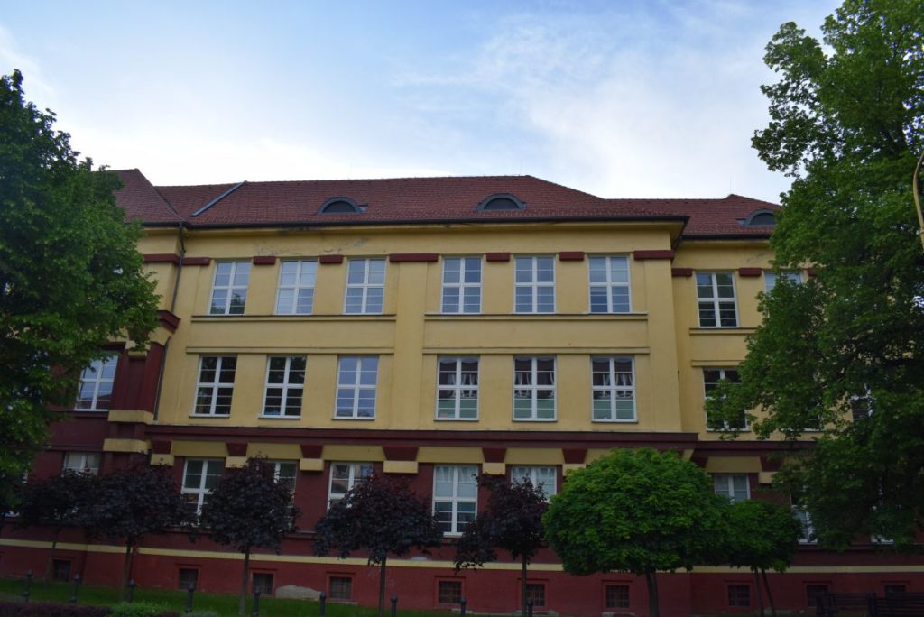 Škola na Dončovej ulici 06