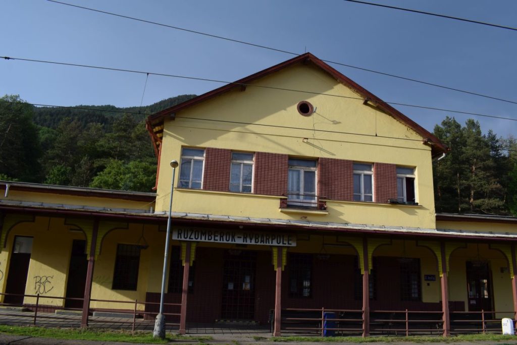 Železničná zastávka Ružomberok - Rybárpole 01 Železničná zastávka Ružomberok - Rybárpole 01