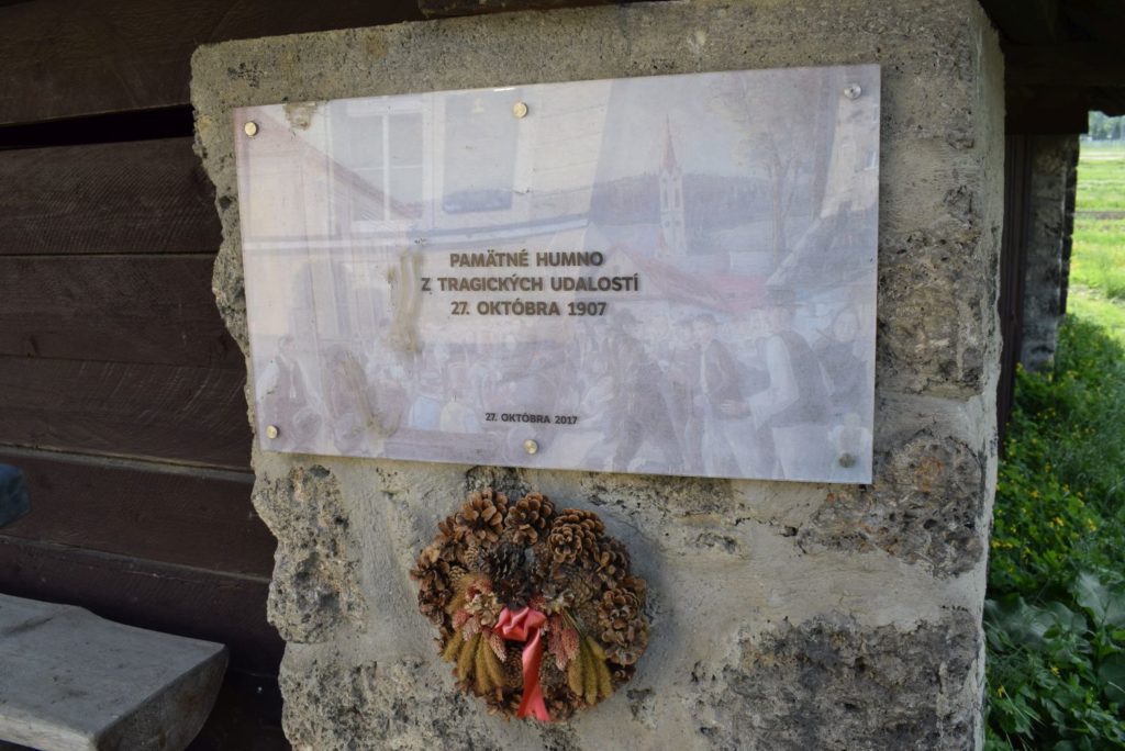 Pamätné miesto černovskej tragédie 01 Pamätné miesto černovskej tragédie 01