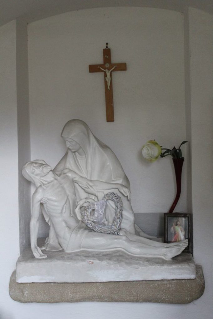 Kaplnka Sedembolestnej Panny Márie na Paračke v Likavke 03