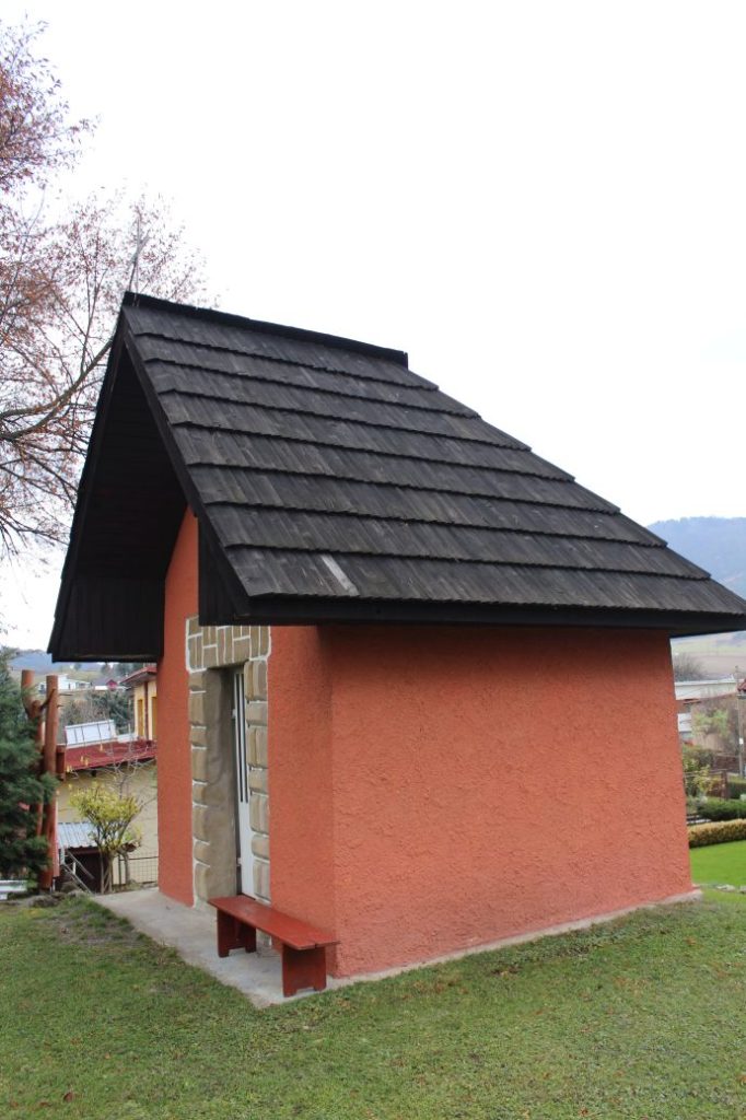 Kaplnka Sedembolestnej Panny Márie na Paračke v Likavke 04