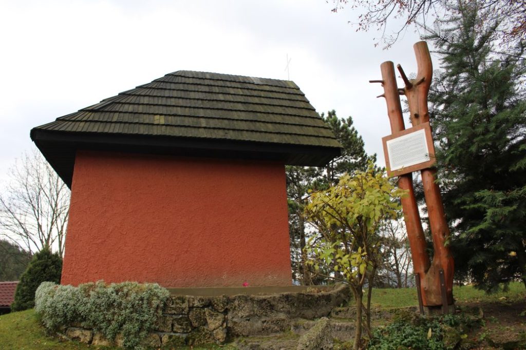 Kaplnka Sedembolestnej Panny Márie na Paračke v Likavke 07