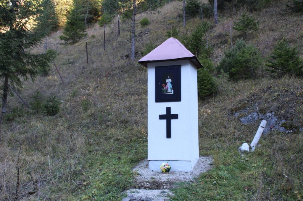 Kaplnka pri ceste na Šturec, Liptovské Revúce - Vyšná Revúca 02