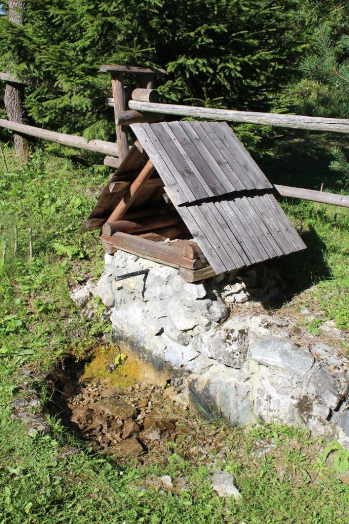 Studnička pod Vrchlúkami, Ružomberok - Vlkolínec 01