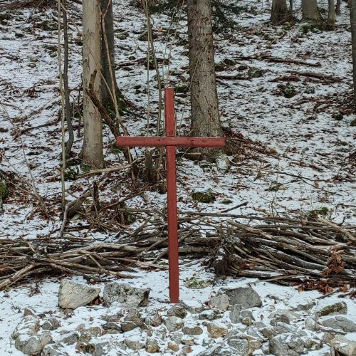 Kríž Černová, Badínka