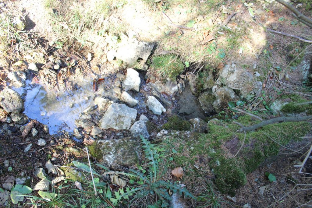 Prameň nad Krmelcami, Ružomberok - Hrboltová 05