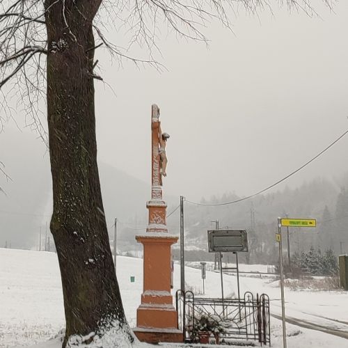 Betónový kríž Švošov, Staničná