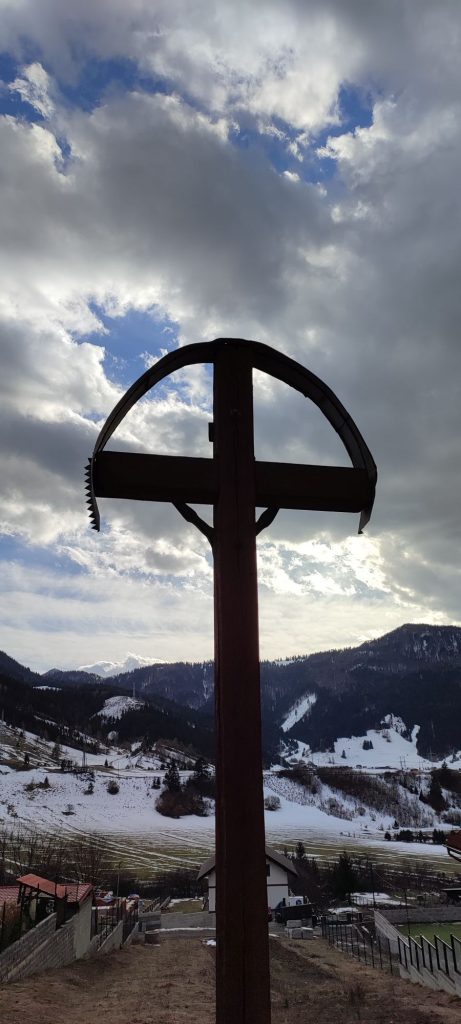Kríž Švošov, Nad brehmi 06