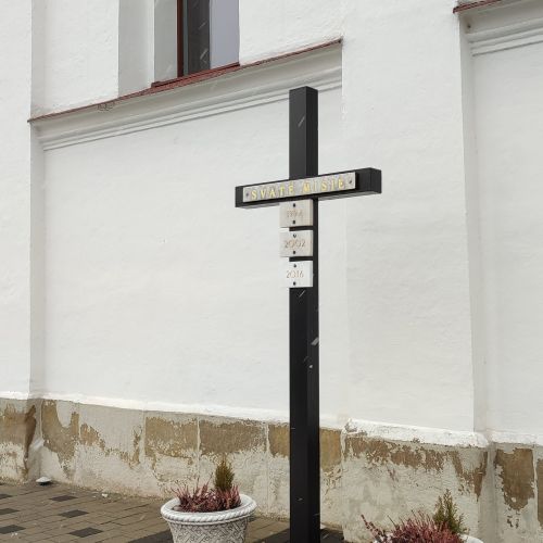 Misijný kríž pri kostole, Valaská Dubová