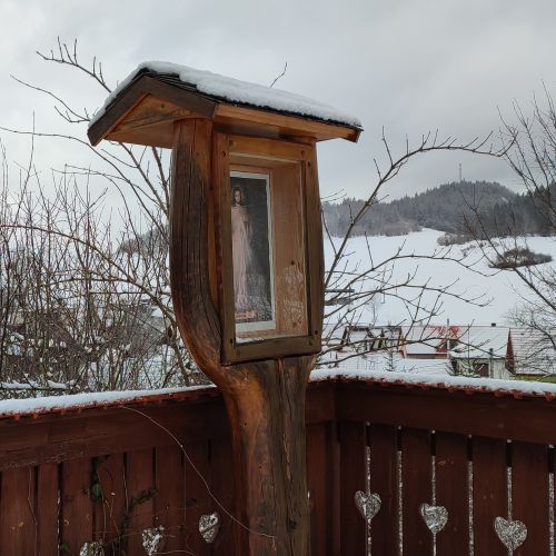 Station by a farmstead, Studničná