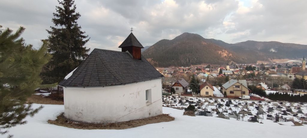 Kaplnka na cintoríne, Liptovská Osada 06