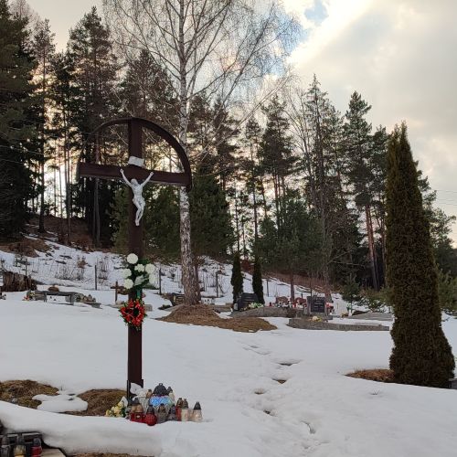 Kríž na cintoríne, Liptovská Osada